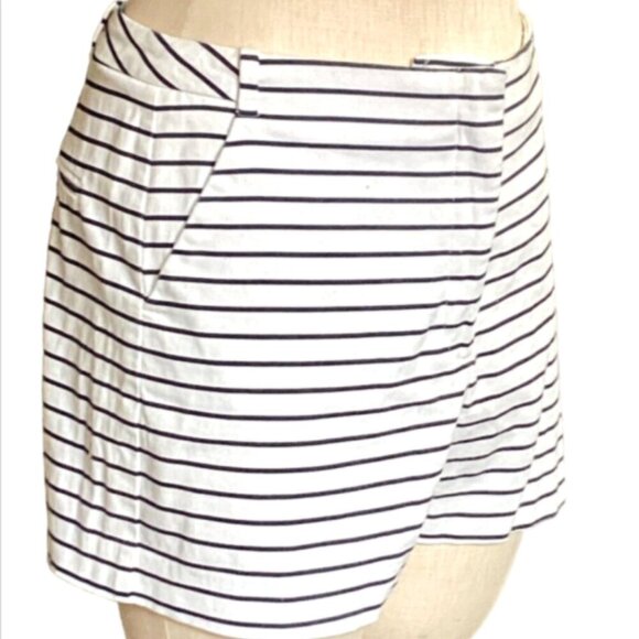 Zara Basic Collection M Blue & White Stripe Shorts Zip-up Coastal Nautical 165J - Picture 2 of 7